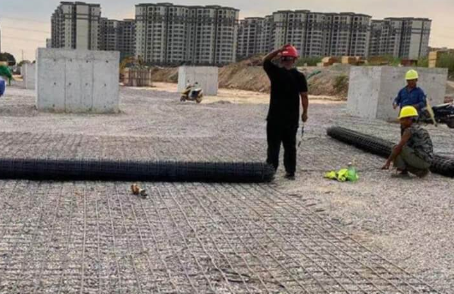 桃江土工格栅铺设前地基要怎么处理？